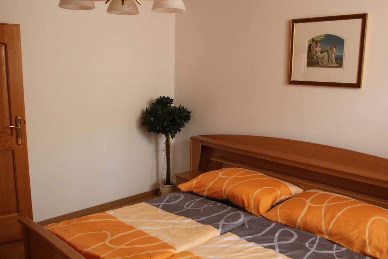 Appartement "Blumengassl" Moerbisch Am See Exterior photo