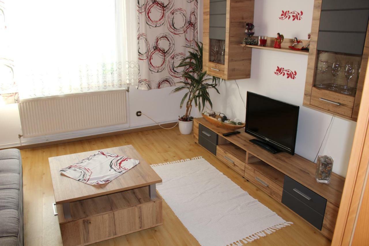 Appartement "Blumengassl" Moerbisch Am See Exterior photo
